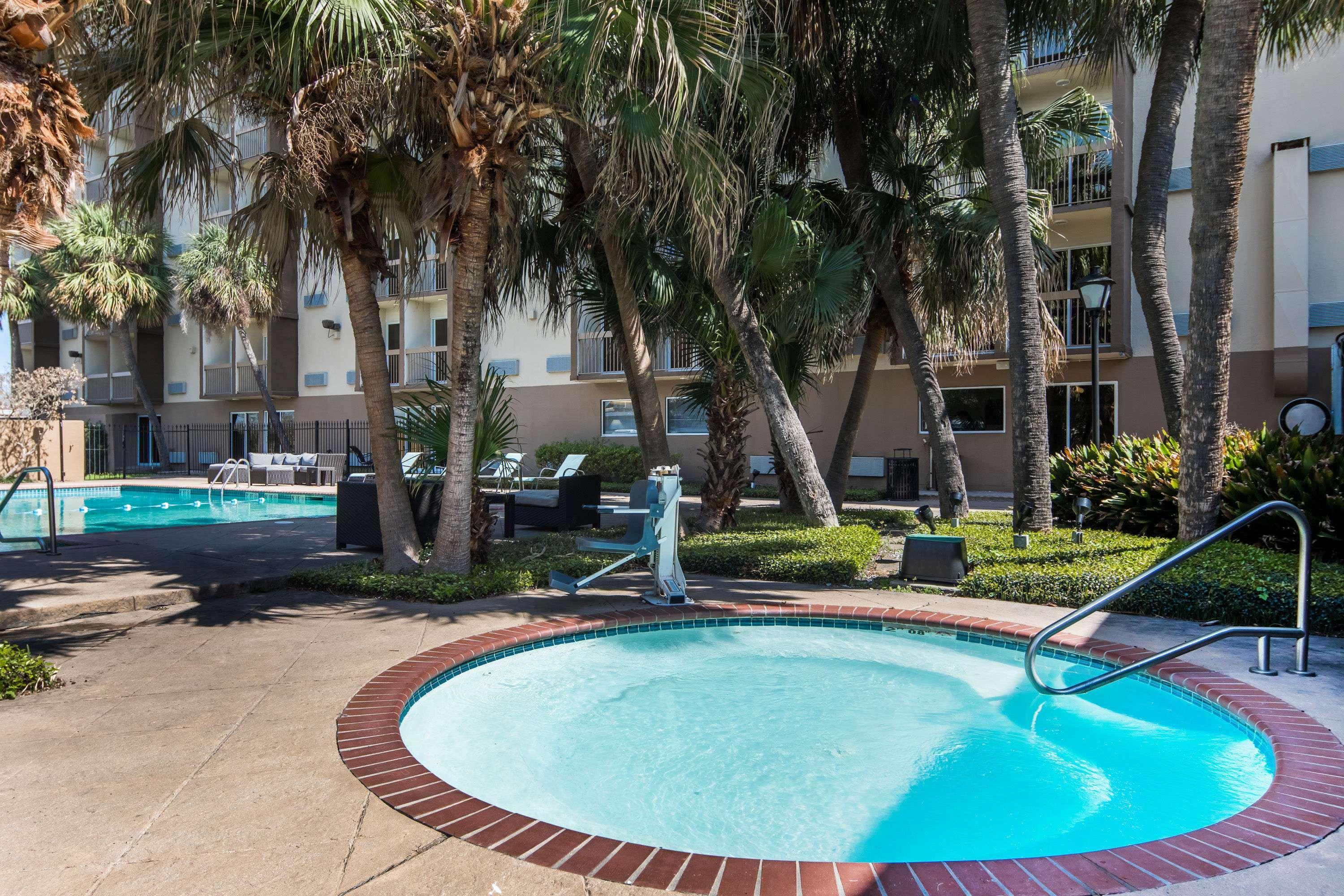 Отель Wyndham Garden New Orleans Airport Метейри Экстерьер фото
