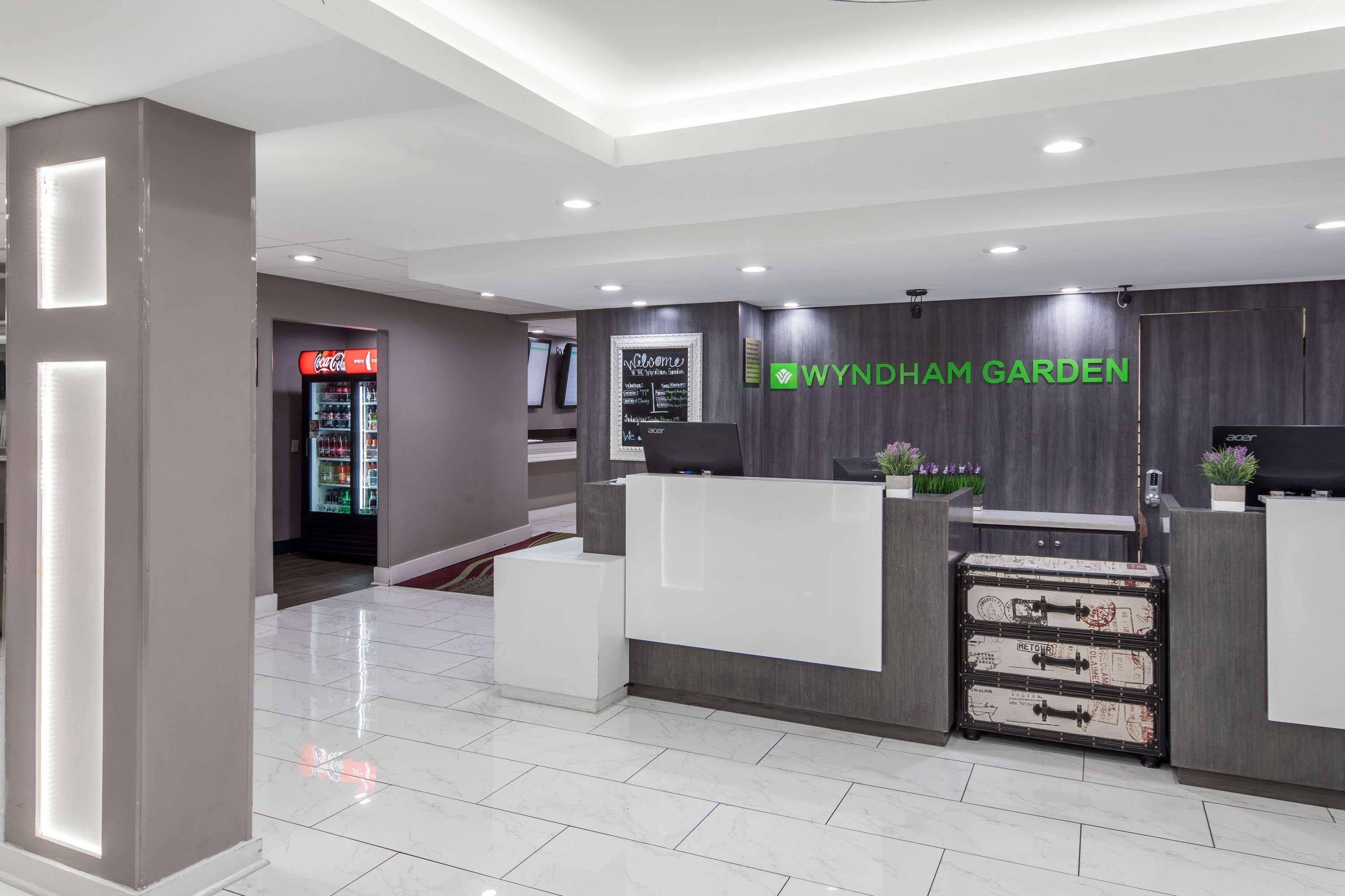 Отель Wyndham Garden New Orleans Airport Метейри Экстерьер фото