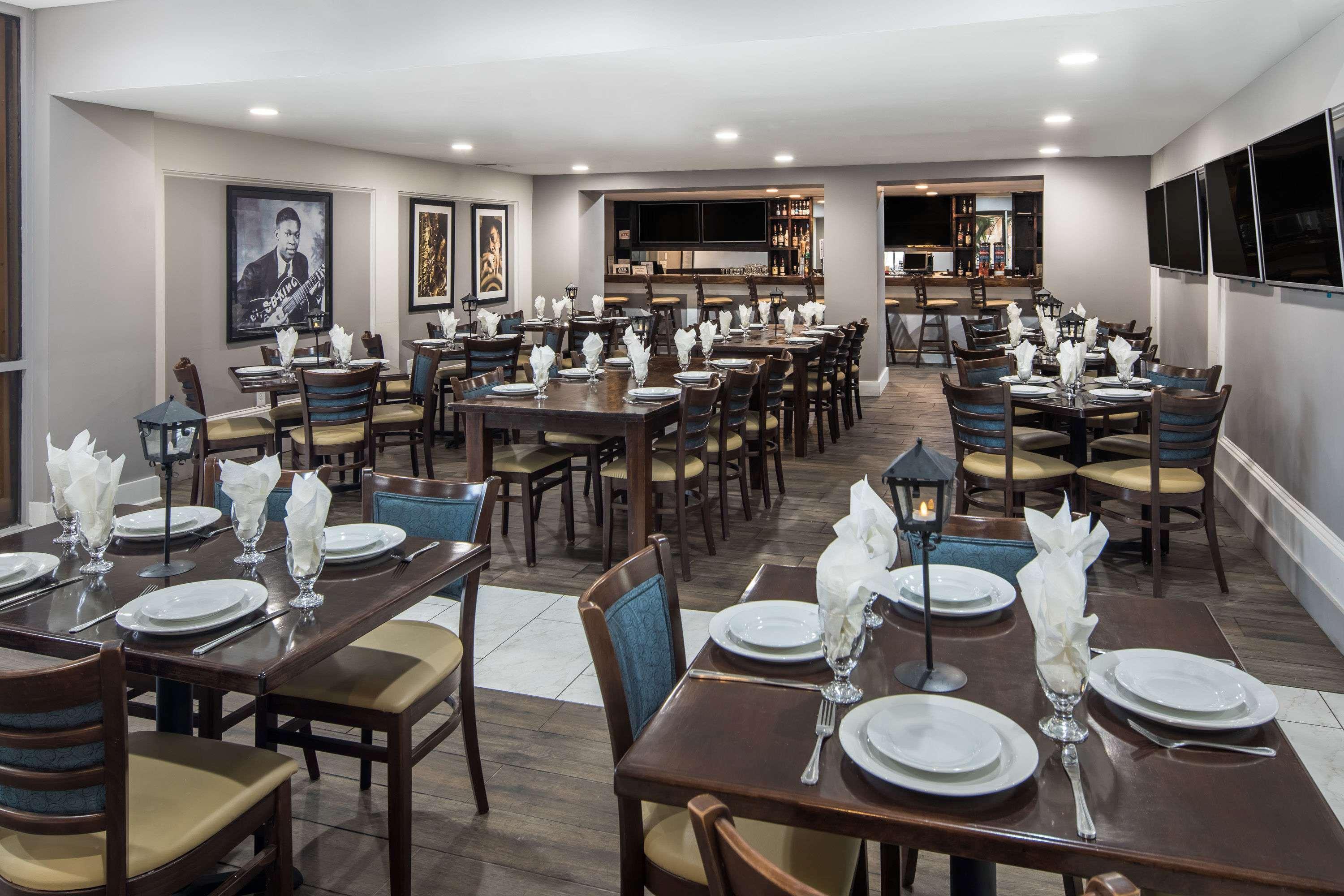 Отель Wyndham Garden New Orleans Airport Метейри Экстерьер фото