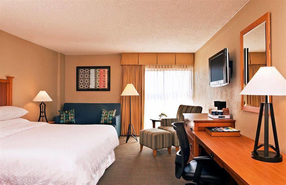 Отель Wyndham Garden New Orleans Airport Метейри Экстерьер фото
